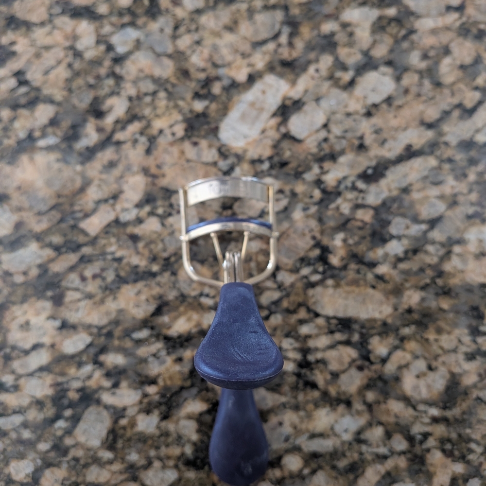 Tarte Purple Eyelash Curler with Soft Grip